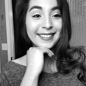 Meet your Posher, Alejandra